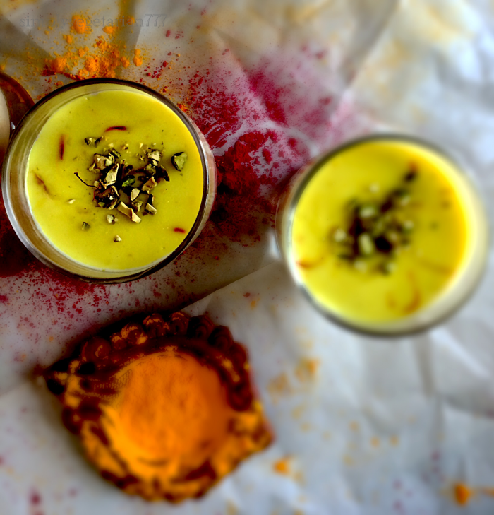 Thandai Pudding is a delicious dessert delicately flavored with Thandai Spice Mix, a festive spice mix. It is a fusion dessert perfect for your festivals and Holi. #holidesserts #pudding #eggfreedessert #thandairecipe #indiandesserts