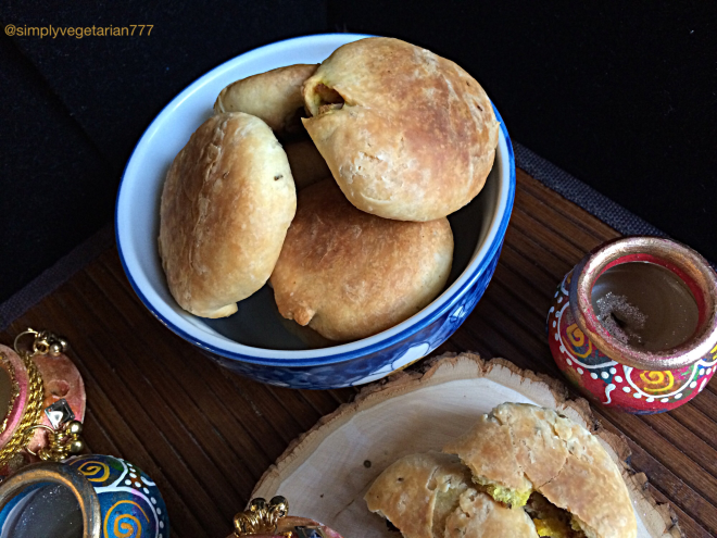 Baked Aloo Pyaaz ki khasta Kachori