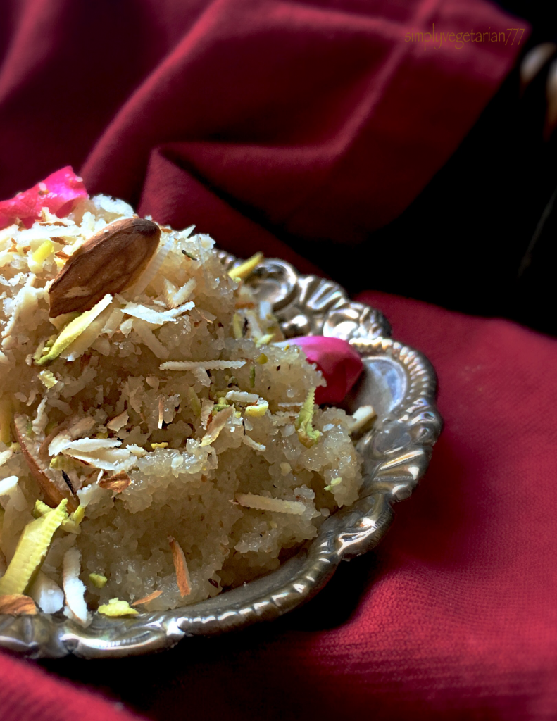 Sooji ka Halwa / Semolina Pudding - A traditional sweet dish from India