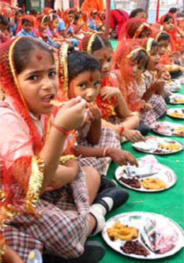 Kanya Pujan 2018 on Navratri Ashtami Kanjak Gift Ideas to Purchase Online  for Young Girls on Kumari Puja During Navaratri Festival   LatestLY