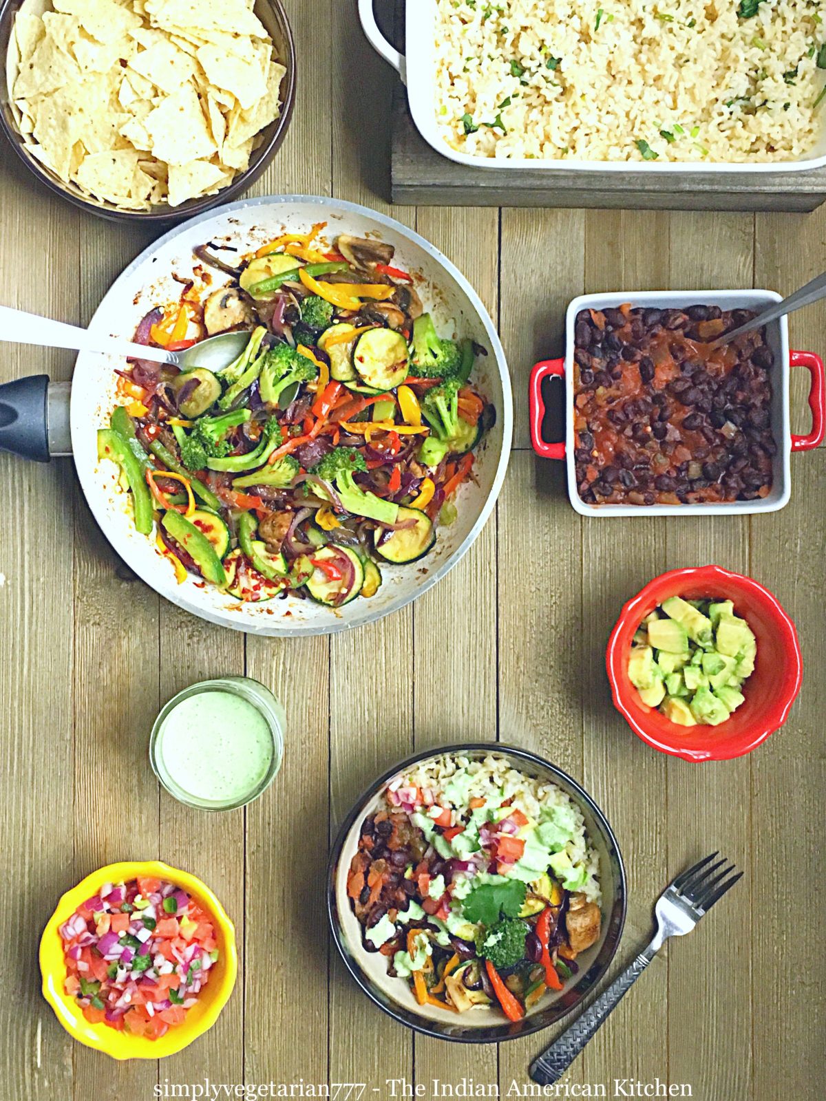 Vegetarian Cantina Salad Bowl, Tex Mex Salad, Giant Eagle Curbside Express Delivery #ad #GiantEagleDelivers  #vegetariansalad #texmex #cantinasalad #easyrecipes 