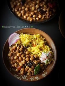 This Instant Pot Chana Masala Recipe is the lip-smackingly delicious recipe for infamous Delhi Style PUNJABI CHHOLE. Detailed recipe is given to cook these in Instant Pot or Traditional Pressure Cooker. A small video clip is also attached for better understanding. Read the complete post for many tips and tricks to cook Indian Restaurant Style Chickpeas Curry at home. It is best enjoyed with warm Naan or Rice. The best part is that it is completely VEGAN and GLUTENFREE. #vegancurry #instantpotvegancurry #instantpotchanamasala #instantpotrecipes #instantpotindianrecipes #instantpotchickpearecipes #instantpotchickpeacurry #instantpotglutenfrerecipes #dilliwalechhole #delhistylechhole #punjabichhole