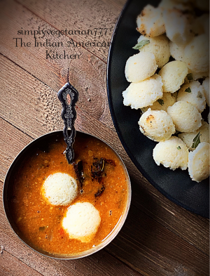 Instant Idli Instant Pot Recipe is made with just 3 ingredients and no prep is needed. It takes less than 10 minutes from start to finish to make this recipe. Instant Idli is so easy, light and quick to make that you will make it often. #instantpotrecipes #indianinstantpotrecipes #instantpotidli #healthyrecipes #semolina #miniidli #idli