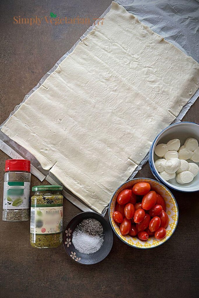 what are the ingredients of Puff Pastry Pizza?