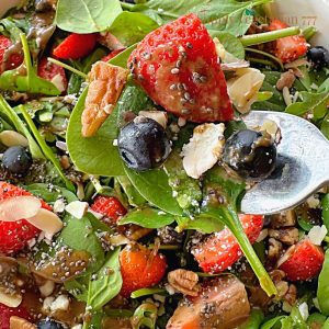 How to make spinach strawberry salad with home made balsamic vinaigrette?